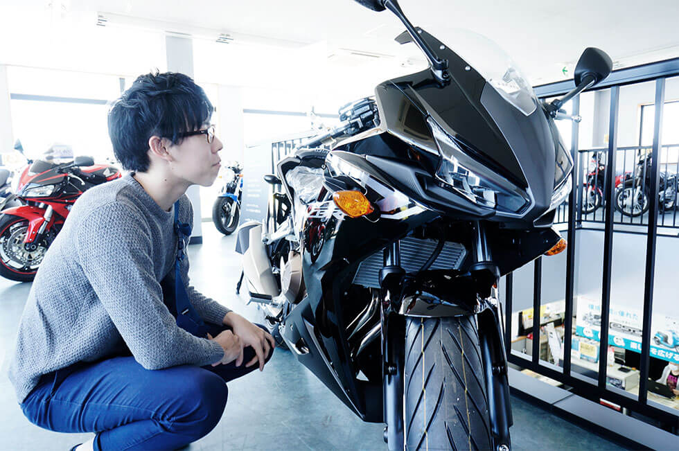 こんにちは CBR400R。夢にまで見た納車まで。【購入編】│HAQ portal