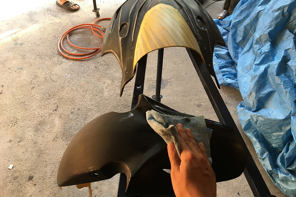 CBR400Rカスタム最終章。自家塗装でマットブラックに、全塗装。│HAQ