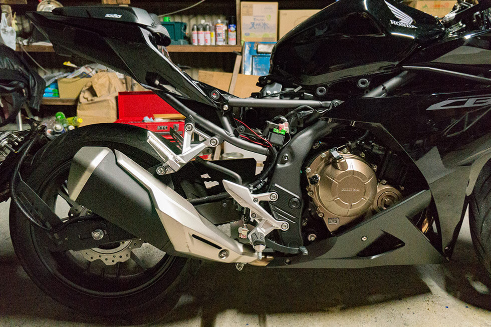 16 CBR400Rライダーの皆様、朗報です。ほぼ、全カウルの取り外し方法を