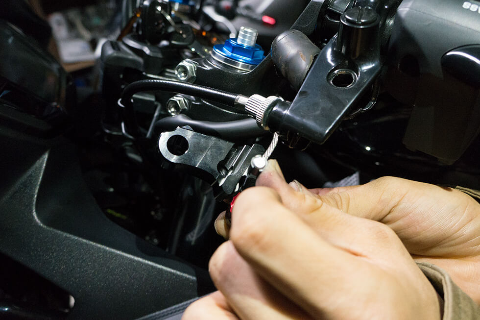 カンタン作業でイケメン化！CBR400Rのブレーキ・クラッチレバー交換