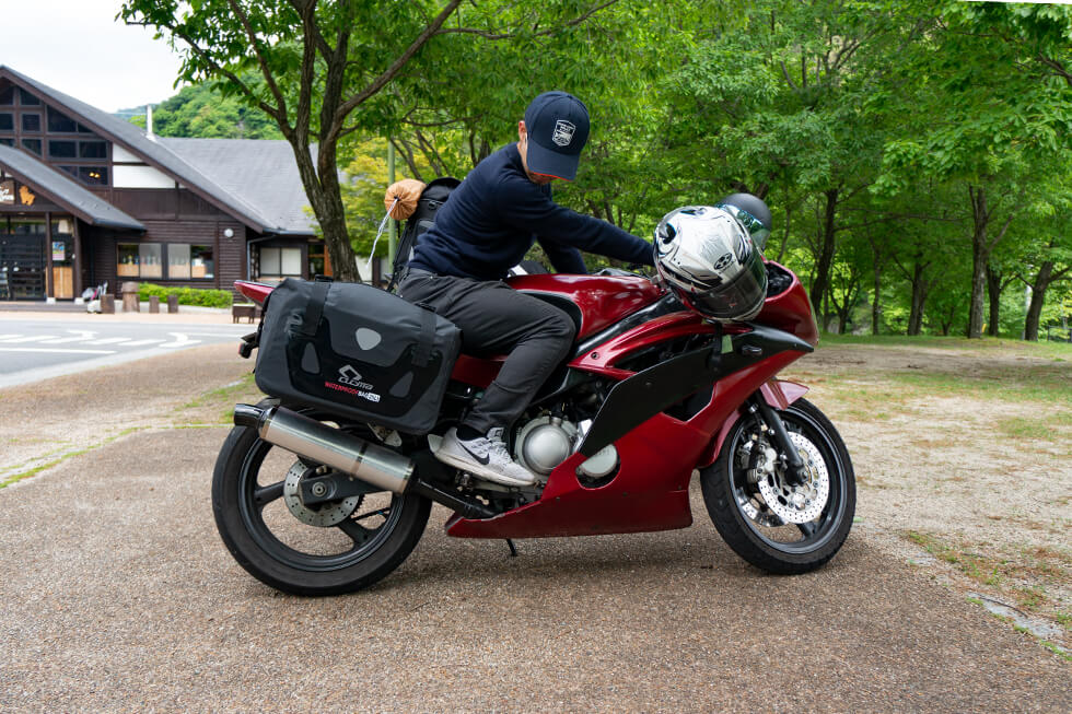 キャンプツーリング始動 新品のキャンプグッズを Cbr400rに積載してみた が きっつきつ Haq Portal