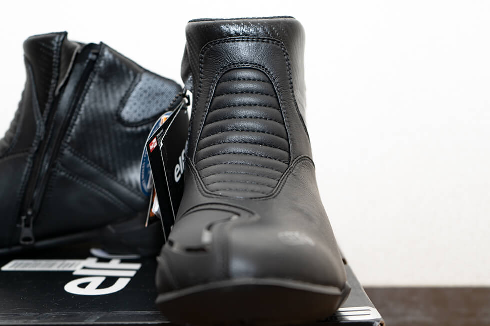 バイクブーツ購入！ELFのEVOLUZIONE 02(エヴォルツィオーネ)で、足元